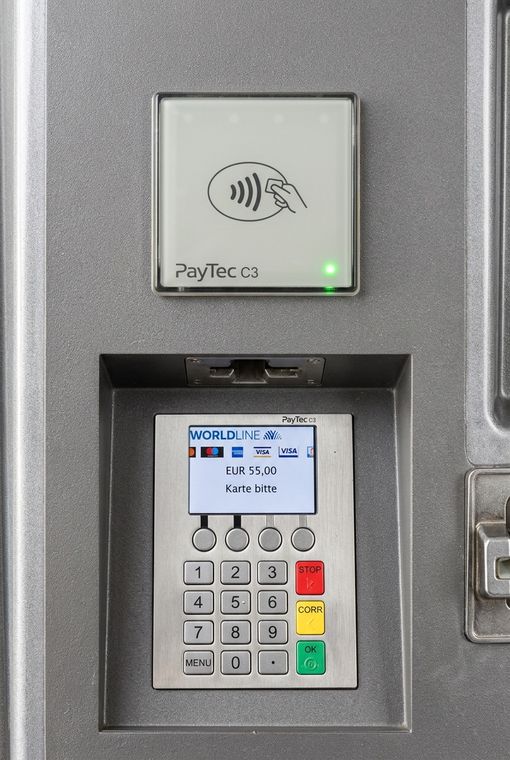 Kartenterminal des Automaten